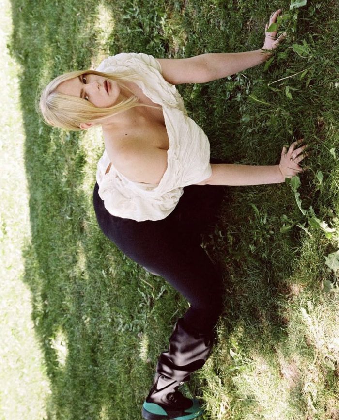 Schon Magazine Karoliina Barlund